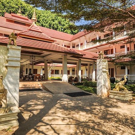 Suan Bua Hotel & Resort Ban Pong  Екстер'єр фото