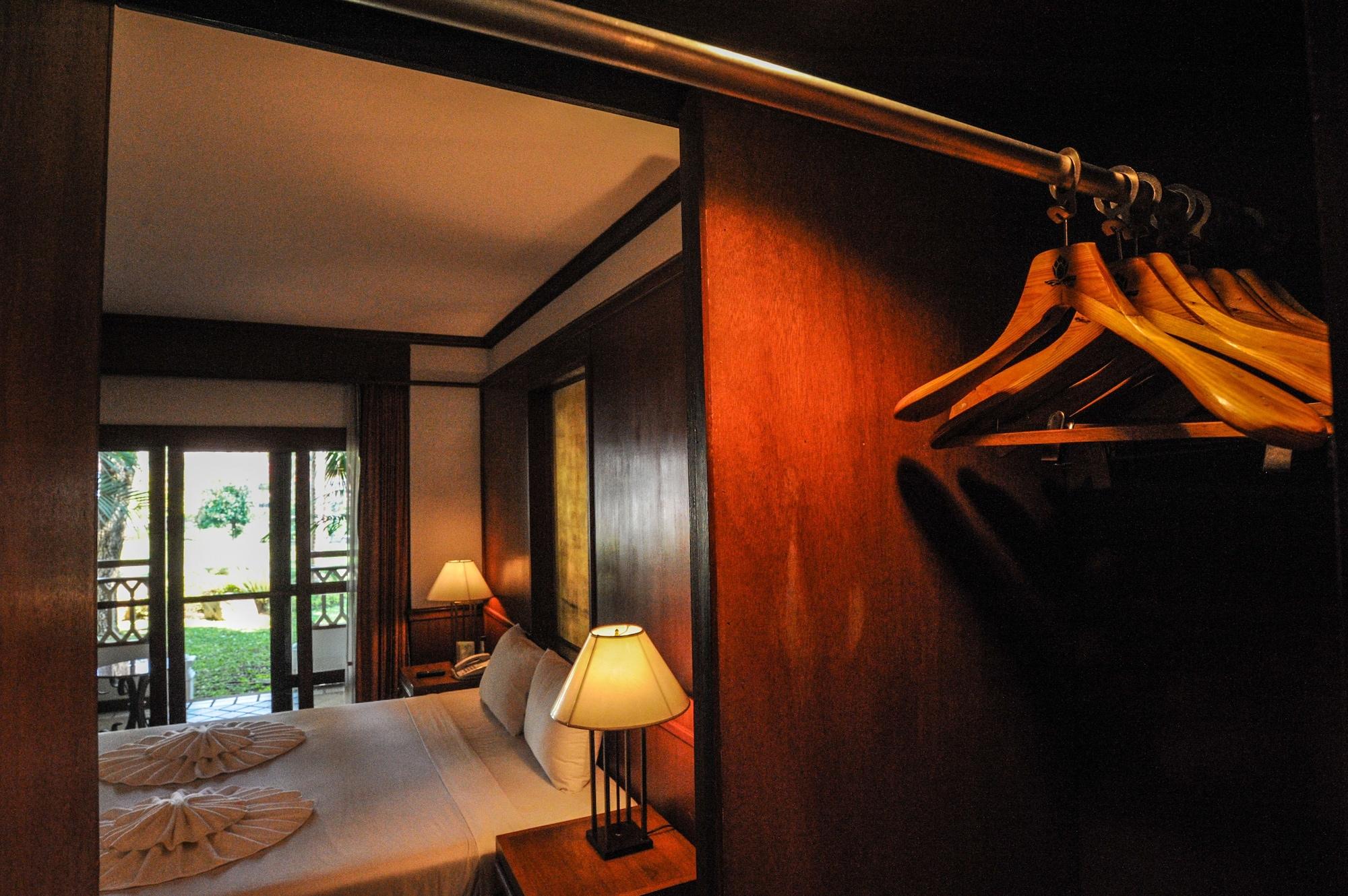 Suan Bua Hotel & Resort Ban Pong  Екстер'єр фото
