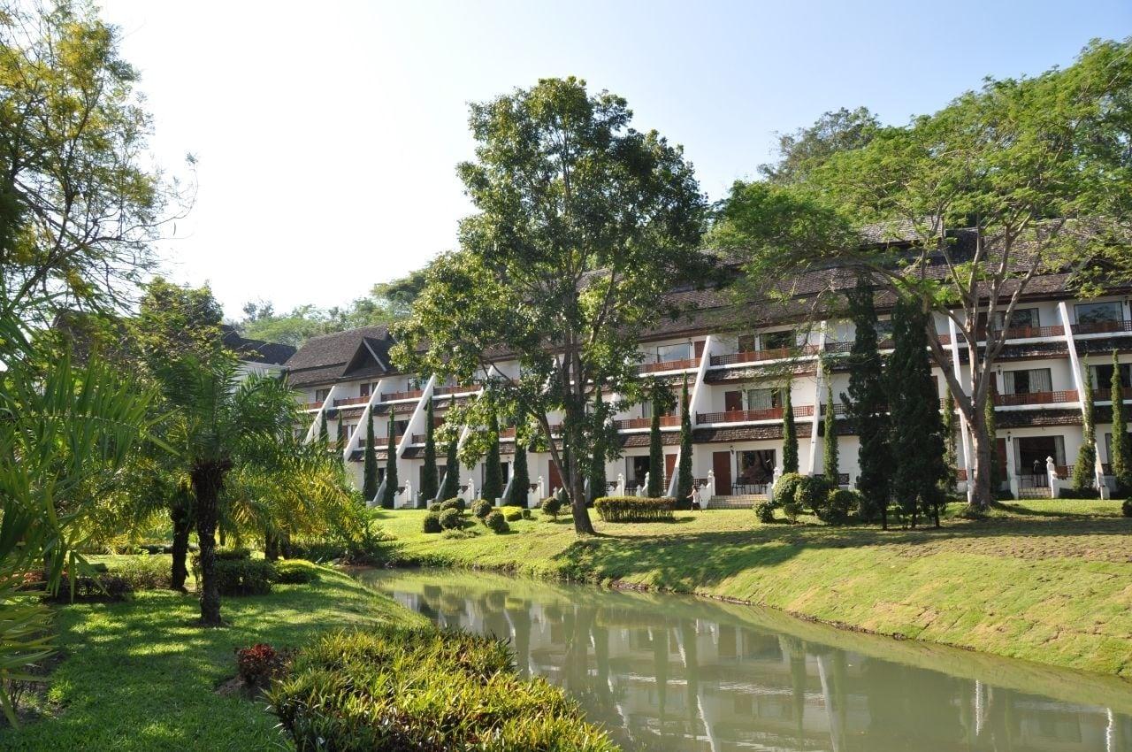 Suan Bua Hotel & Resort Ban Pong  Екстер'єр фото