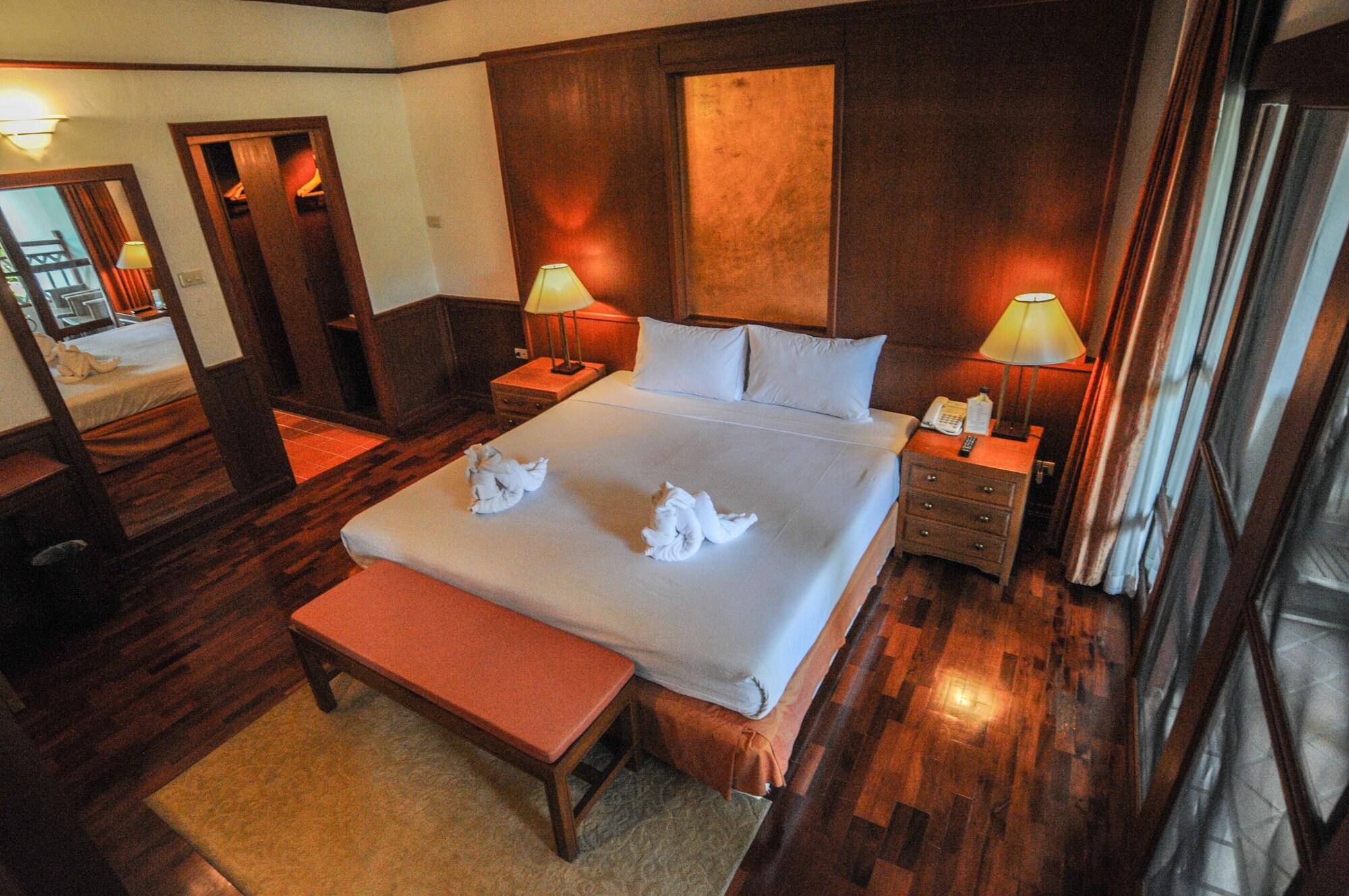 Suan Bua Hotel & Resort Ban Pong  Екстер'єр фото