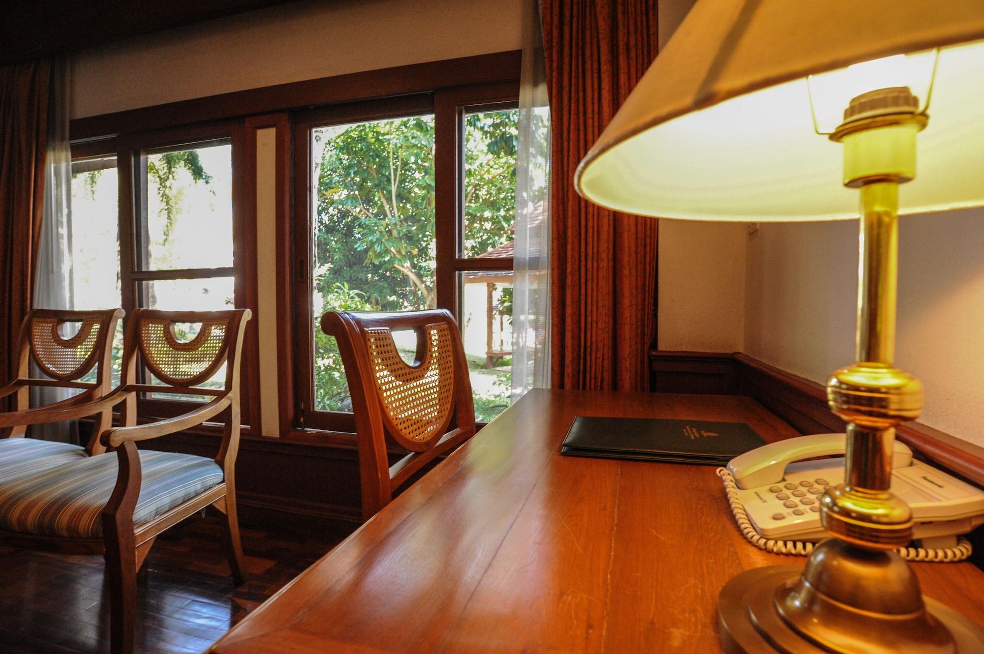 Suan Bua Hotel & Resort Ban Pong  Екстер'єр фото