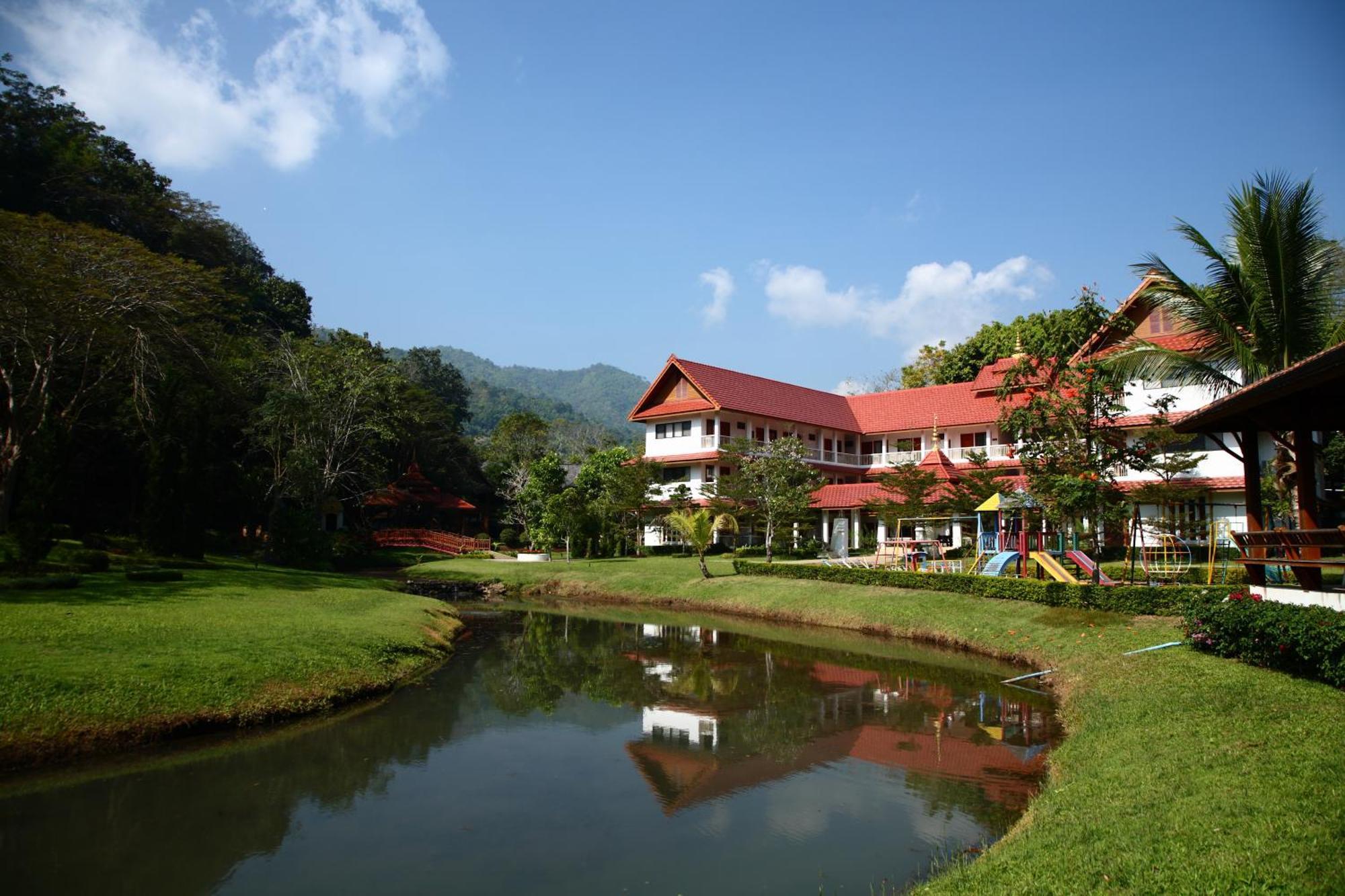 Suan Bua Hotel & Resort Ban Pong  Екстер'єр фото