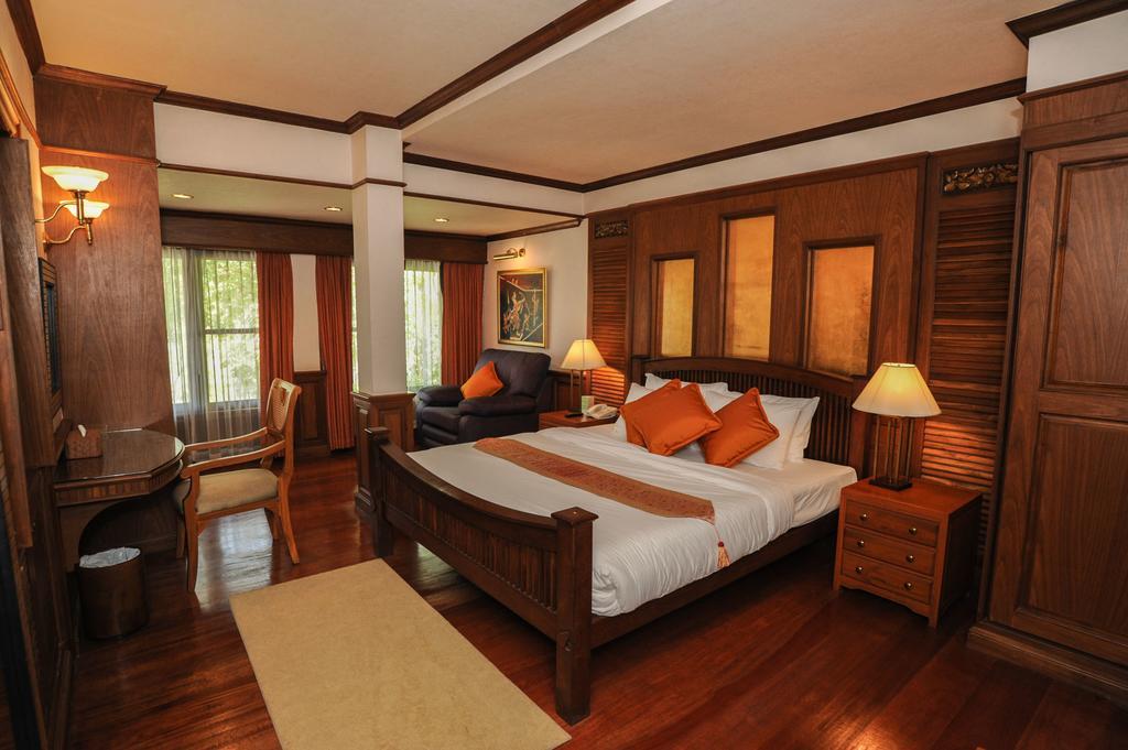 Suan Bua Hotel & Resort Ban Pong  Екстер'єр фото