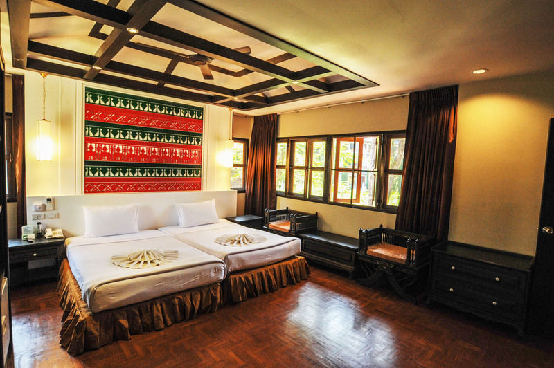 Suan Bua Hotel & Resort Ban Pong  Екстер'єр фото