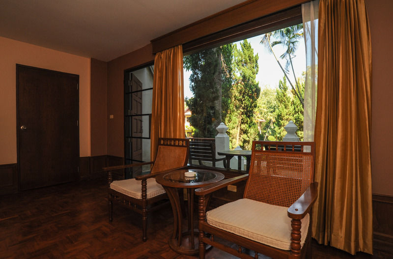 Suan Bua Hotel & Resort Ban Pong  Екстер'єр фото