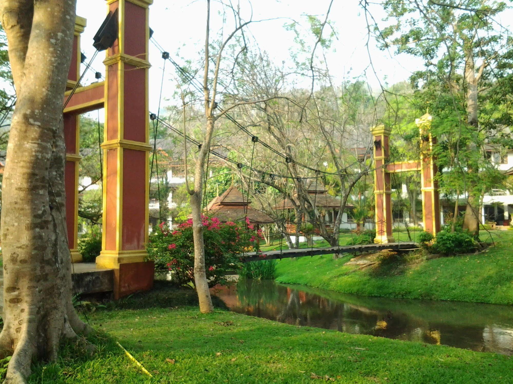 Suan Bua Hotel & Resort Ban Pong  Екстер'єр фото